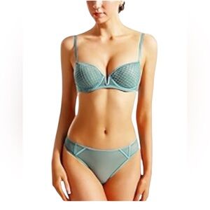 Luocia Demi Bra Set Underwire Green Mesh Size: 32A